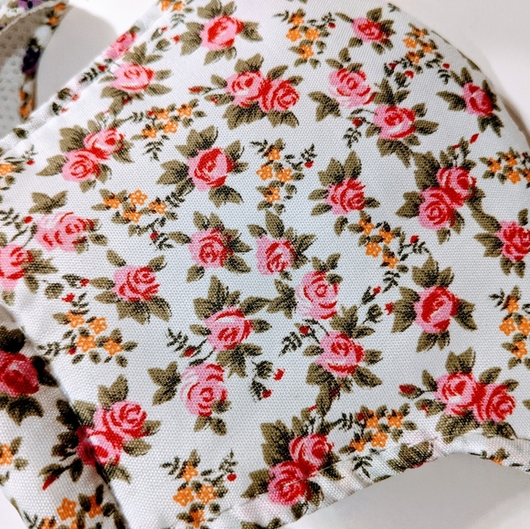 Set 5 floral design Face Masks, handmade - Picture 4 of 6